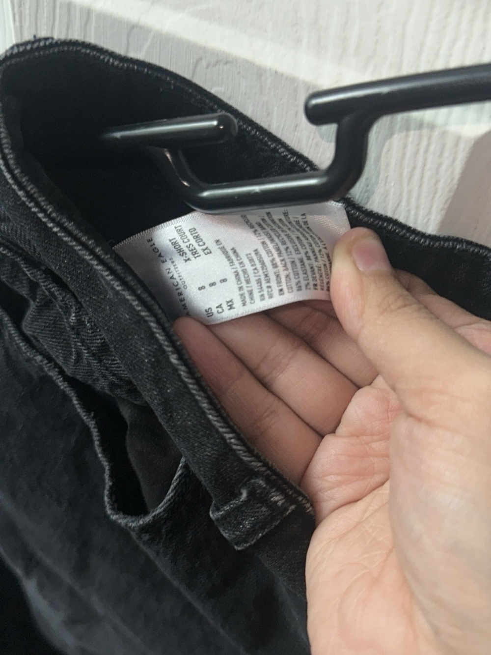 American Eagle Outfitters Women’s Black Distressed MOM Jeans X-Short - Picture 3 of 3
